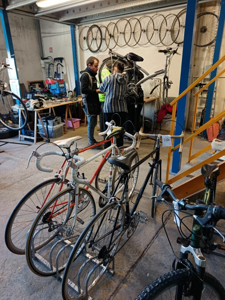Atelier vélo espace auto réparation